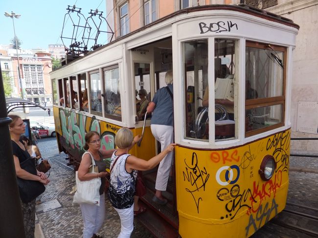 ポルトガルといったら、これです！<br />ＣＭで見たのとは違いますが、グロリア線のケーブルカー。