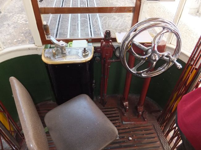 運転席<br />１日に何往復するのでしょう？