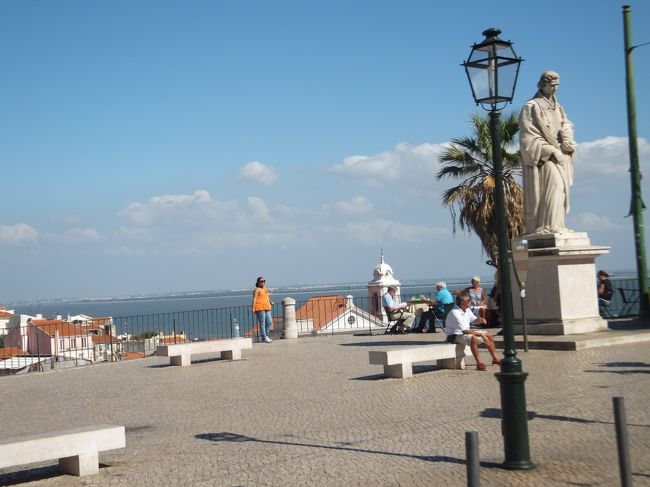 海のように見えるのは、テージョ川です。