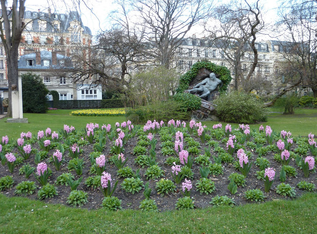 フランス人は彫刻が好き。<br />