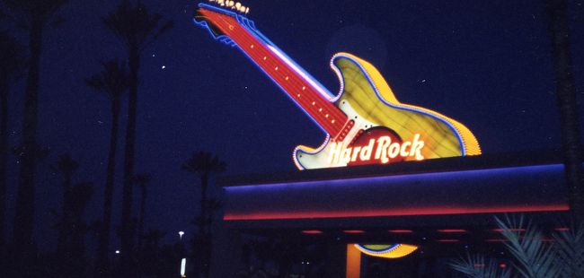 絶対行って見たかった、ハードロックカフェに行ってきました。