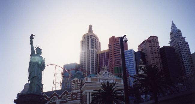 自由の女神。<br />ニューヨークニューヨークだったかな？