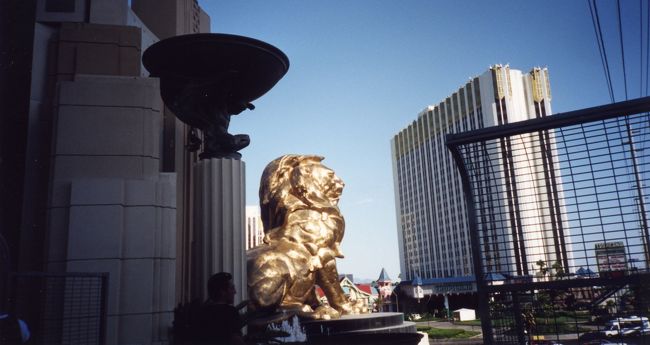 ラスベガスで泊まったホテルはＭＧＭグランドホテルでした。