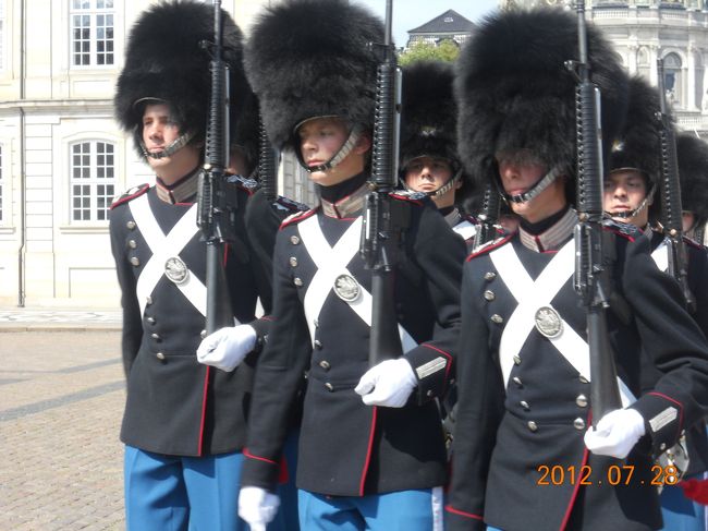 コペンハーゲン散策③ 衛兵交代とデンマーク工芸博物館