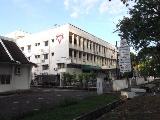 今回宿泊したYMCAペナンの外観です。