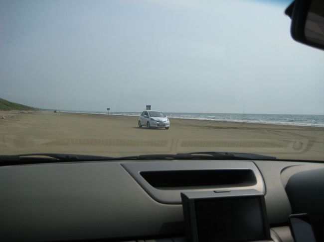 中央線がないので、なんとなく左側を走る。<br /><br /><br />