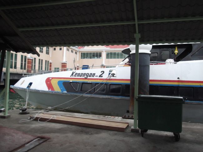 このボートに乗ります。