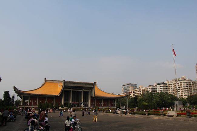 【1日目】國父記念館<br /><br />みんなの憩いの場といった感じ<br /><br />