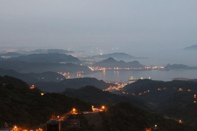 【2日目】九ふん<br /><br />太平洋と周囲の山並みを一望<br /><br />