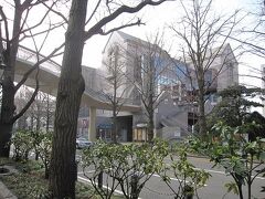 山下公園の向かい側にある「横浜人形の家」です。