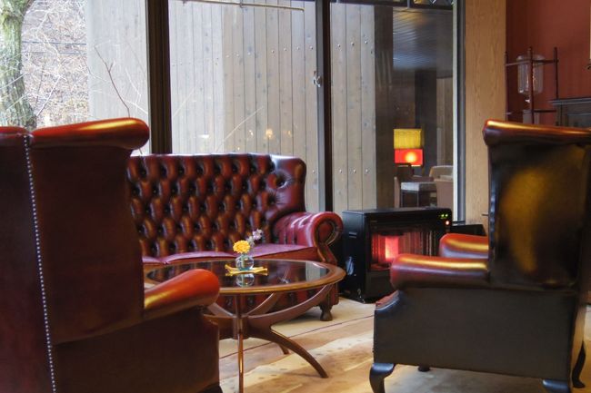 ロビーでまったり<br /><br />夕食までの間<br /><br />スパークリングワインやハーブティーなどの無料サービスがあります