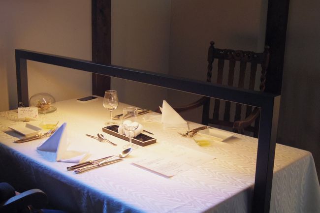 蔵作りの人気店でギリギリの予約はあまり取れないそうなのですが<br /><br />お宿から予約してくれたからなのか<br /><br />個室のとっても良い席