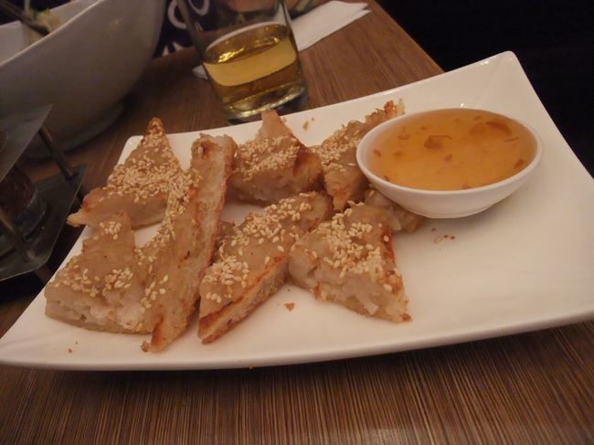 旦那ちゃんが頼んだ海老トースト！<br /> <br />油っぽすぎてアタシは1個しか食べれず、、、