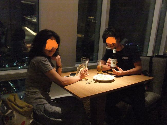 今回のホテルに、大満足な二人！<br /><br />ラウンジ最高！！<br />高級ホテルじゃなくたっていいじゃなーーーい☆