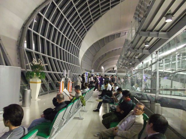 待合は、男性多し！仕事帰りかなぁ。