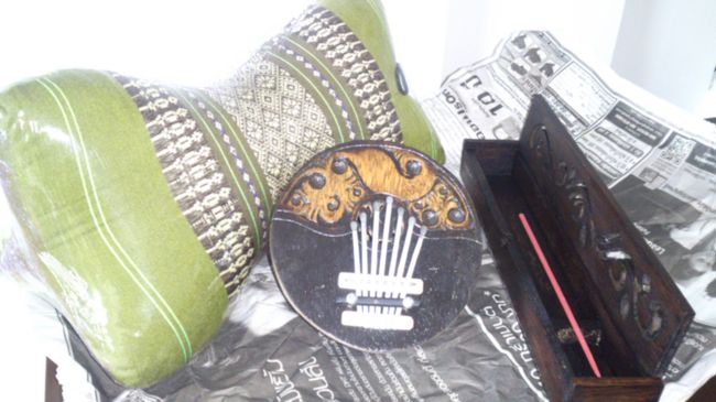 お昼寝用枕☆<br /><br />旦那ちゃんが買った楽器☆<br /><br />お香入れ！