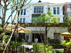 私は体力温存のためHOTELでまったり。
普段からチャリダーな夫は、近くの店でマウンテンバイクをレンタル（2USドル）してお出かけ。
観光よりも走ることに徹して、僅か2時間弱で（アンコールワットとアンコールトムの南門・バイヨーン・象のテラス・勝利門・タケウ・タプロム）を周ったとか。