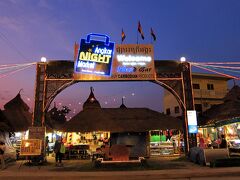 そのまま真っすぐ奥の方まで歩いて行ったらなんと！新しい野外ナイトマーケットが出来てた。
新しいガイドブックを持ってないので知らなかったけど、最終日に気付けて本当に良かった(笑。
