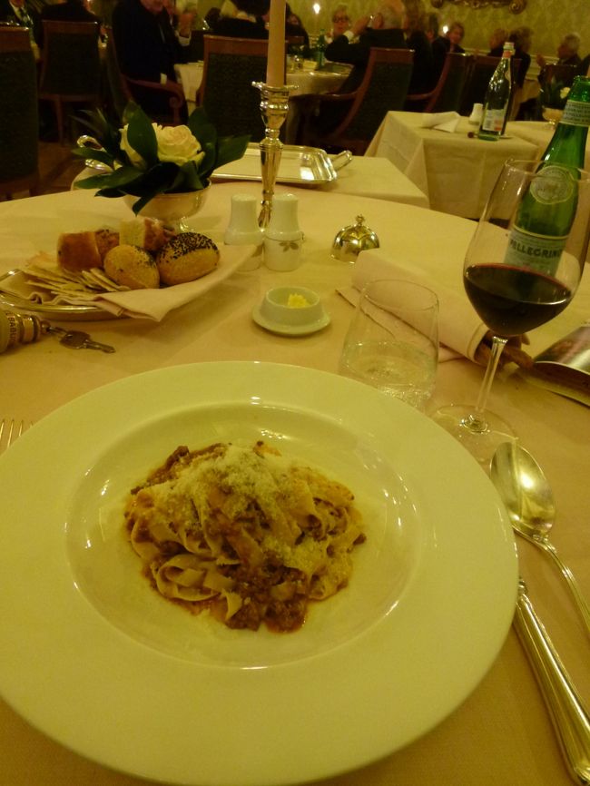 「Grand Hotel Majestic gia Beglioni」のメインダイニングレストラン♪<br />＠メイン：ボロネーゼ