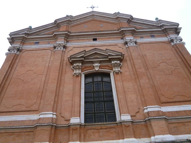 「Grand Hotel Majestic gia Beglioni」のジュニアスイートルーム♪<br />バルコニーから朝のボローニャを眺めて♪