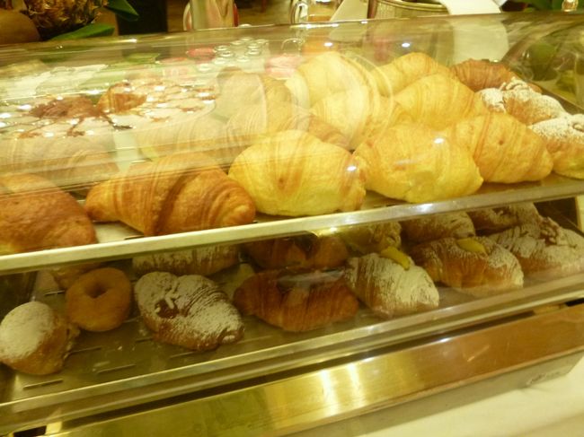 「Grand Hotel Majestic gia Beglioni」の地下1階の朝食専用レストラン♪<br />豪華な朝食ブッフェ♪