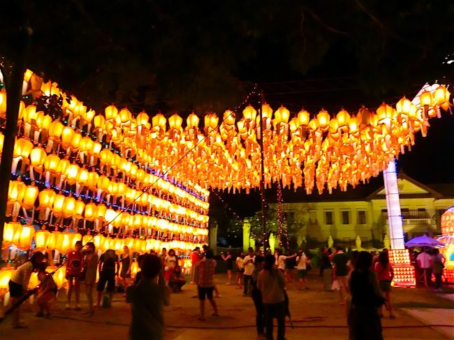 チェンマイの芸術文化センター前の広場。