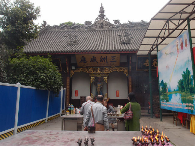 観音殿背面には韋駄菩薩（韋駄天）が祀られています。