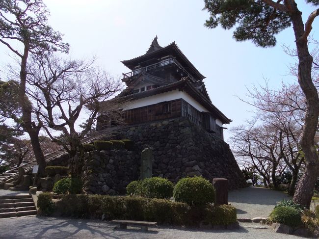 30分ほどで丸岡城に到着。