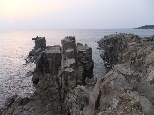 夕暮れ時の東尋坊。