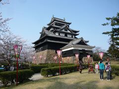 松江城天守閣。現存12天守の一つです。