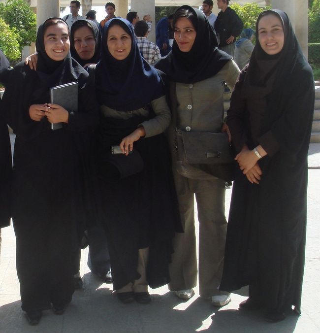 イラン女性の服装から考える イランの旅行記 ブログ By Yuk Inaさん フォートラベル イラン女性の服装から考える イランの旅行記 ブログ By Yuk Inaさん フォートラベル