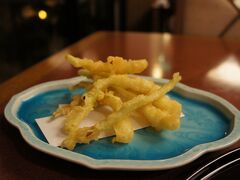 雨だし、エステの後だし
出歩くのが面倒だったし、郷土料理を頂きたくて
ホテル内の佐和でくわっちー御膳を頂きました。
好きなお料理を５品選んで、泡盛でひとり乾杯♪