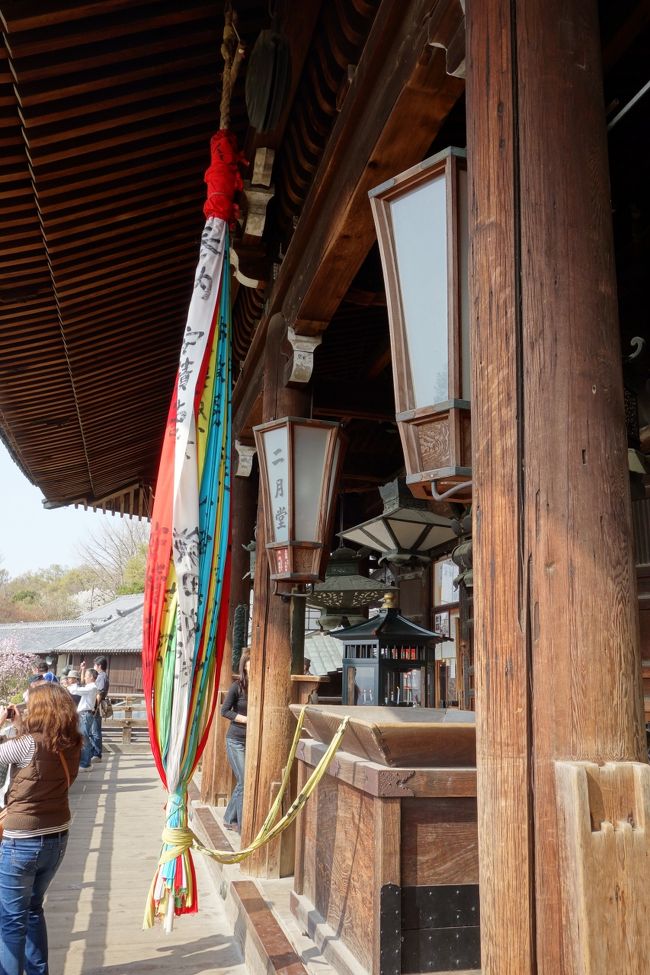 左のお姉さん、邪魔やねんけど…<br /><br />でも自分も他の人の写真に知らん間に写っていたかと。