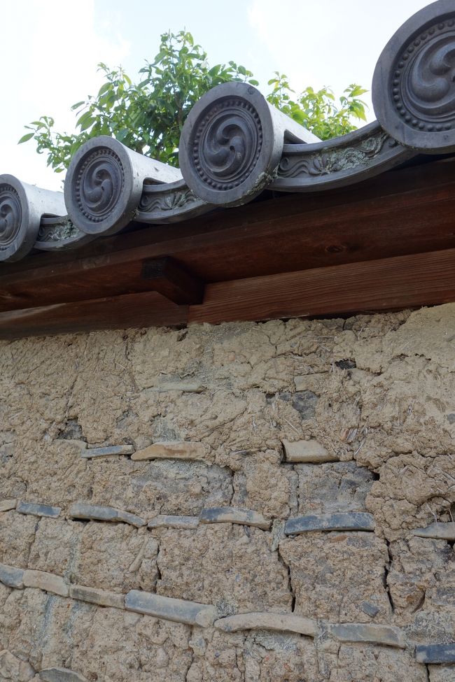 こういう壁が両側に…