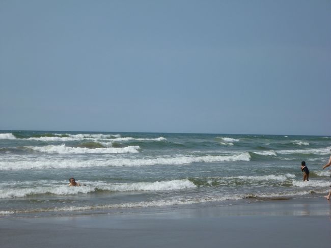 千里浜なぎさドライブウェイの途中に千里浜海水浴場があります。<br />