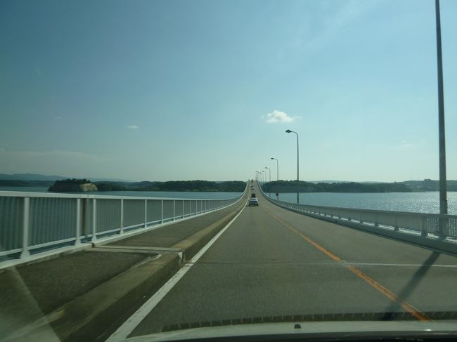 海の上を走る道路は運転していて気持ちがいいものです。