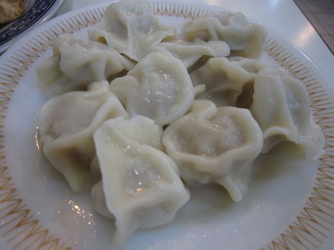 4/6　ランチ（三東餃子館）<br /><br />水餃子。<br /><br />こちらは、まぁ普通かな。<br />