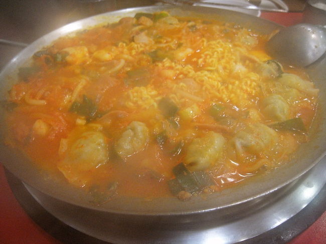 ここ２ヶ月ほど食べたくて食べたくてしょうがなかったプデチゲ！<br /><br />う〜ん！サイコー！