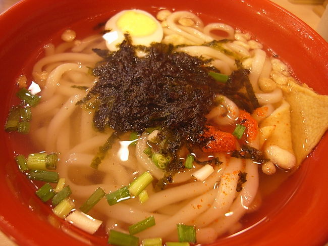 朝は近所でうどん。<br /><br /><br />そして南大門で明太子やチャンジャを購入