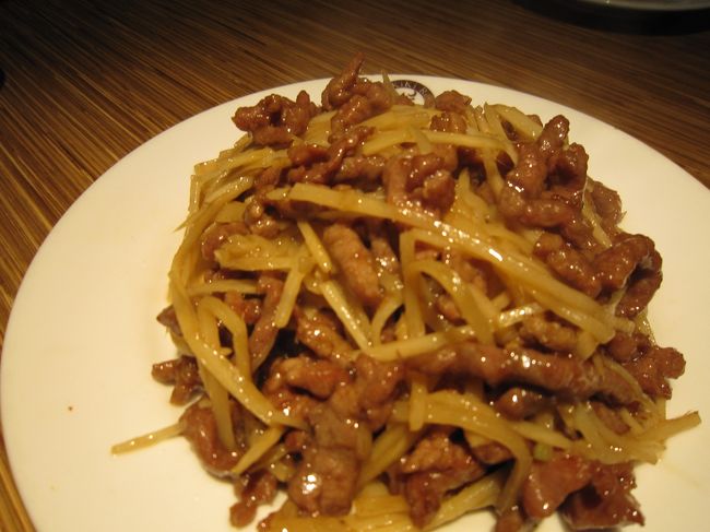 4/6　夕飯（KIKI)<br /><br />牛肉としょうが。<br />なかなか美味。<br /><br />ソースが良いのかな。<br />しょうがは、思ったほどにはきつくないです。<br />