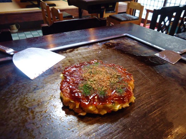 朝から何も食べてなかったので<br /><br />南禅寺行く途中のお好み焼き屋さんで<br /><br />お好み焼き食べました(^-^)　￥950でした。<br /><br />ここはお店の人がテーブルで焼いてくれました。