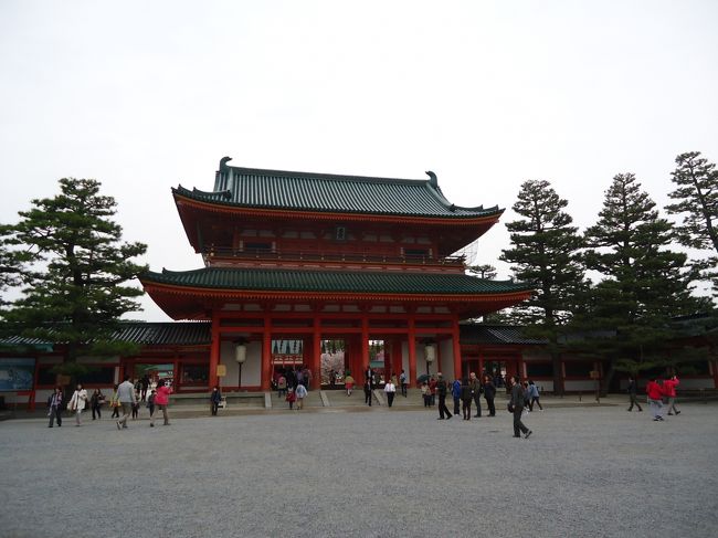 平安神宮<br /><br />ここは高校の修学旅行で来たなァ〜