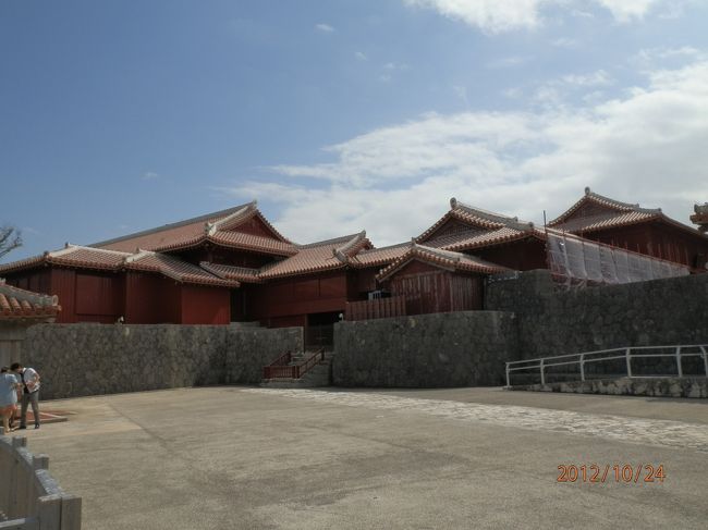 中は前回見学したので、私一人で周りの散策です。