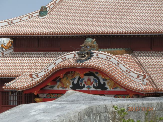 屋根の朱色、きれいです。