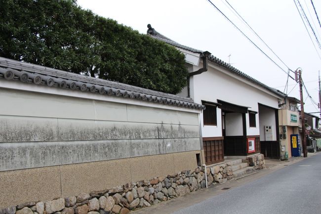 隣には、重要文化財の今西家書院があります。<br /><br />この書院は、室町中期の書院造りの遺構を残しているといわれています。