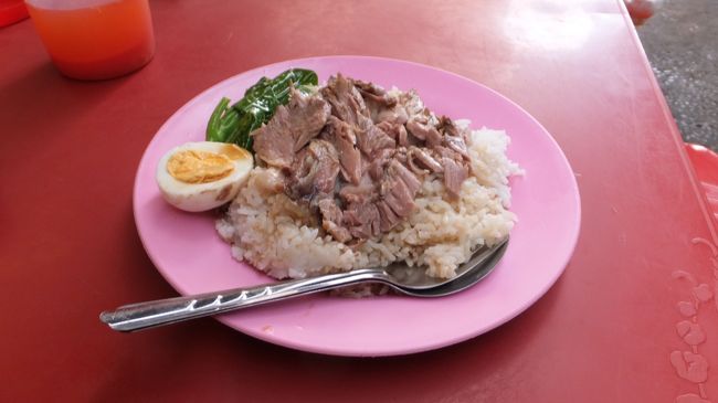 でも食事は屋台がいい。