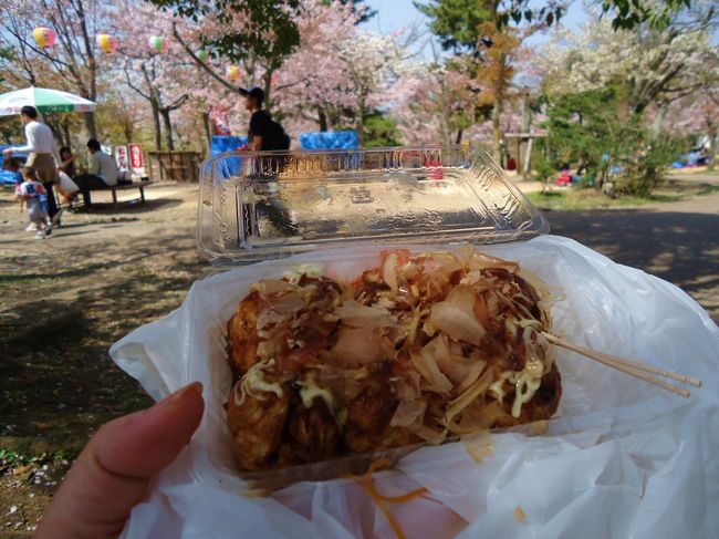 屋台でたこ焼き買って<br /><br />ちょっと休憩<br /><br />たこ焼き　￥400