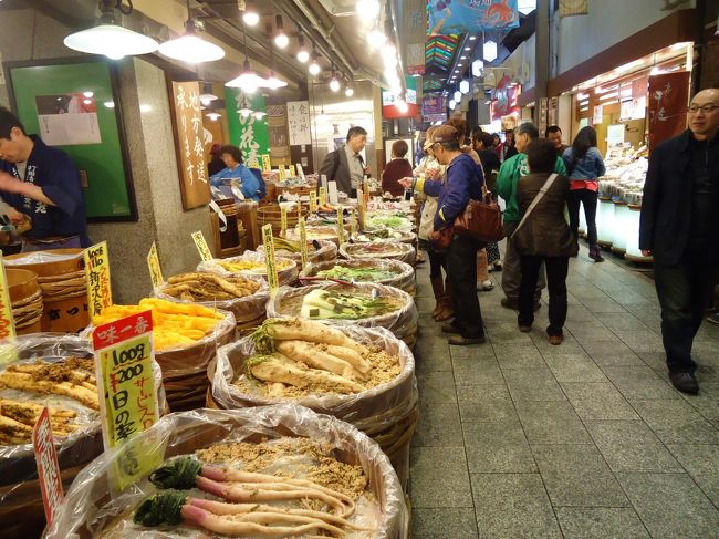 午後から急遽河原町の大丸へ<br /><br />欲しかったシューズのお店があったので<br /><br />河原町へ。<br /><br />が欲しいデザインが無かったので<br /><br />ブラブラ散歩中。<br />