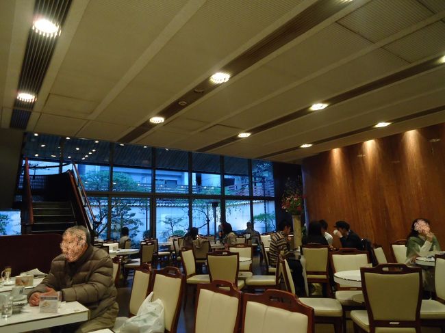 ちょっと休憩したくなり<br /><br />イノダコーヒー本店へ。<br /><br />ここのモーニングも食べて見たかったけど<br /><br />今回はコーヒーだけです。