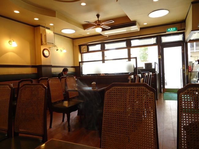 今日は吉野の桜へ行くので<br /><br />早めに出てここで朝食食べてから<br /><br />行きます〜。